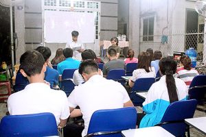 Dạy ngoại ngữ miễn phí cho người lao động