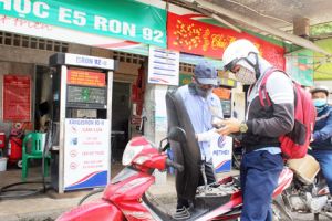 ​Người tiêu dùng “mở lòng” với xăng E5