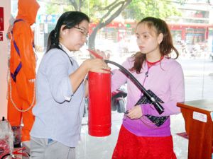 Đổ xô mua đồ thoát hiểm cháy, nổ