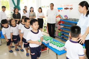 ​Nâng cao nhận thức ý nghĩa to lớn của đề án sữa học đường