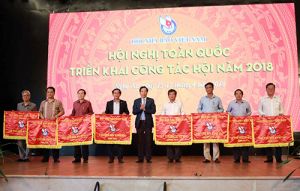 Hội Nhà báo Đồng Nai nhận Cờ thi đua xuất sắc