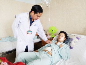 ​Hút cả ngàn con sán trong ống mật của bệnh nhân