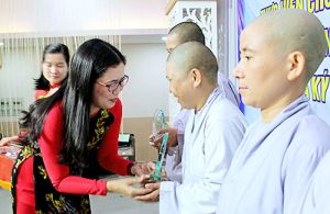 Phát huy vai trò phụ nữ tôn giáo