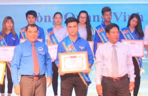 ​Tuyên dương 41 học sinh, sinh viên dân tộc tiêu biểu