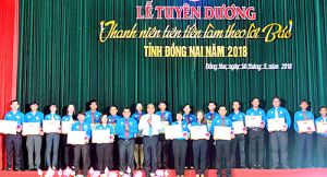 Tuổi trẻ làm theo lời Bác để “vừa hồng, vừa chuyên”