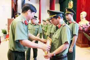 ​Ngành công an học và làm theo Bác