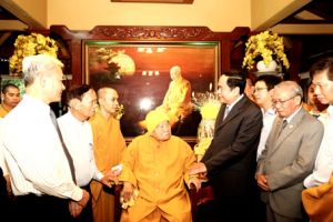 Bí thư Trung ương Đảng, Chủ tịch Ủy ban Trung ương MTTQ Việt Nam Trần Thanh Mẫn thăm, chúc mừng đại lễ Phật đản