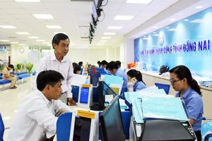 Trung tâm hành chính công tỉnh: Nỗ lực giải quyết các thủ tục hành chính đúng hạn