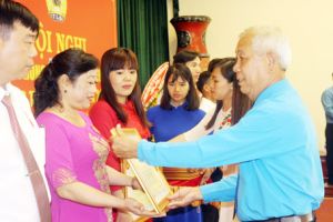 ​Tiến tới kỷ niệm 70 năm Ngày Chủ tịch Hồ Chí Minh ra lời kêu gọi thi đua ái quốc (11-6-1948 - 11-6-2018): Thi đua lao động sáng tạo