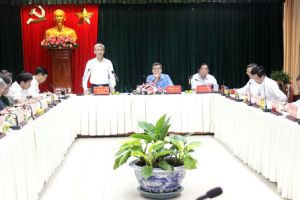 ​“Nóng” với thu ngân sách, cá chết, heo tăng giá