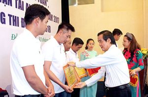 Giải thưởng “Lái xe an toàn, doanh nghiệp vận tải an toàn”: Ý nghĩa lớn nhưng vẫn ít doanh nghiệp tham gia