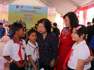 Chăm lo thiết thực cho học sinh dân tộc thiểu số