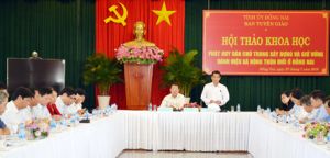Đặc biệt coi trọng vai trò chủ thể của người dân