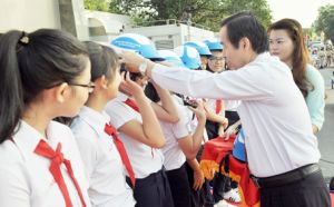 Ngổn ngang công trình cầu vượt ngã tư Dầu Giây