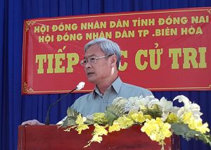 Bí thư Tỉnh ủy Nguyễn Phú Cường và các đại biểu HĐND tỉnh tiếp xúc cử tri