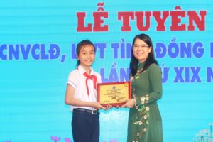 ​Tuyên dương 237 học sinh, sinh viên học giỏi, sống tốt