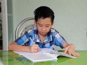 Để học sinh nghèo có năm học mới vui tươi