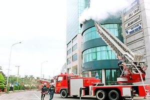 Diễn tập chữa cháy và cứu nạn cứu hộ phối hợp nhiều lực lượng: Huy động hiệu quả phương châm “4 tại chỗ”