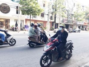 Sử dụng điện thoại khi lái xe