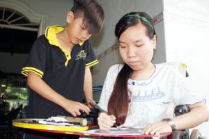 ​Yến “họa sĩ”