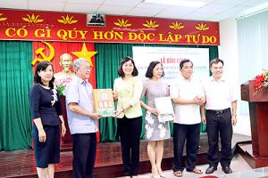 Bàn giao các tác phẩm đoạt giải cao hội thi Tìm hiểu giá trị văn hóa lịch sử Đồng Nai