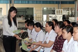 Tạo thuận lợi để phụ nữ tham gia phát triển kinh tế - xã hội