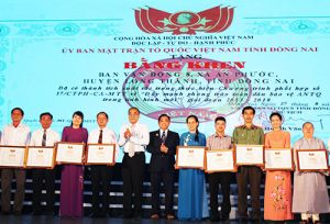 Biểu dương các điển hình tiêu biểu thực hiện tốt chương trình “4 giảm”