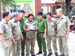 ​Nhiệt tình bảo vệ khu phố