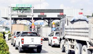 ​Để giảm ùn tắc giao thông tại các trạm thu phí