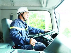 ​Nỗ lực của những chiến sĩ lái xe chữa cháy