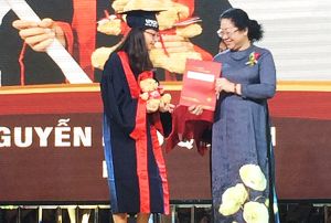 ​Gần 900 học viên nhận chứng chỉ Anh văn Cambridge