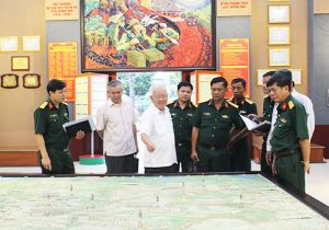 Góp ý để nghiệm thu thi công trang trí Nhà truyền thống của lực lượng vũ trang tỉnh