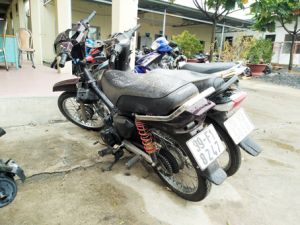 ​Bắt khẩn cấp nhóm cướp giật táo bạo