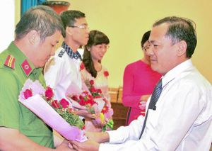 ​Nhân rộng những tấm gương người tốt việc tốt