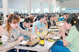 Quan tâm cải thiện chất lượng bữa ăn ca