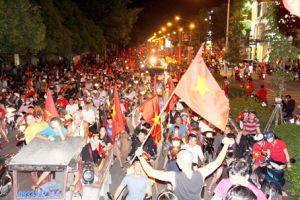 ​Đêm đăng quang vô địch AFF Cup 2018: Triệu trái tim cùng chung nhịp đập