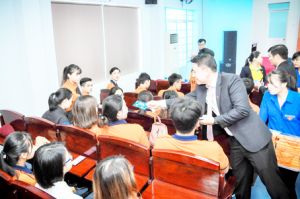 ​Tiếp sức sinh viên xa quê đón tết