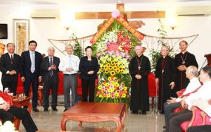 ​Chủ tịch Quốc hội Nguyễn Thị Kim Ngân chúc mừng Giáng sinh tại Tòa Giám mục Xuân Lộc