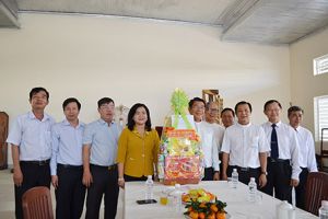 ​Lãnh đạo tỉnh thăm và chúc mừng Giáng sinh