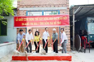 ​Xóa xong nhà dột nát cho người nghèo