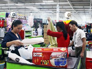 Dồi dào hàng hóa phục vụ Tết