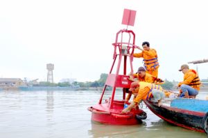 ​Lênh đênh duy tu đường thủy