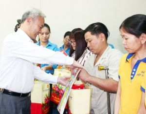 Đầm ấm tết sum vầy