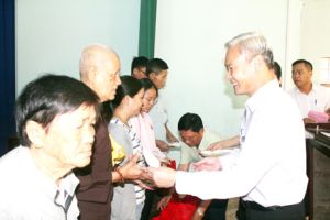 ​Tiếp tục các hoạt động chăm lo tết cho người nghèo