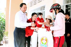 Mùa Xuân của yêu thương, chia sẻ