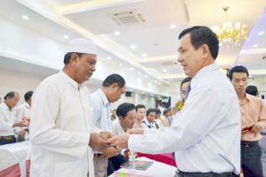 Họp mặt người có uy tín trong đồng bào dân tộc thiểu số