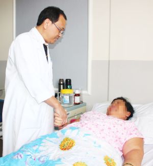 ​Cắt tử cung bằng phương pháp mổ nội soi