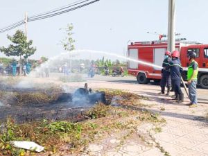 ​Nguy hiểm từ đốt cỏ, rác thiếu kiểm soát