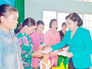 Giảm nghèo bền vững cho đồng bào dân tộc thiểu số