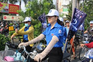 ​Diễu hành hưởng ứng Giờ Trái đất